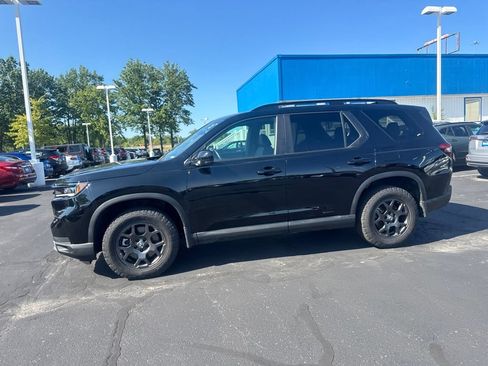 Used 2024 Honda Pilot TrailSport image 22