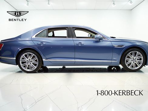 Certified 2022 Bentley Flying Spur Plug-In Hybrid AWD/4WD image 17