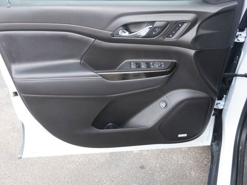 Used 2023 GMC Acadia AT4 w/ Technology Package image 11