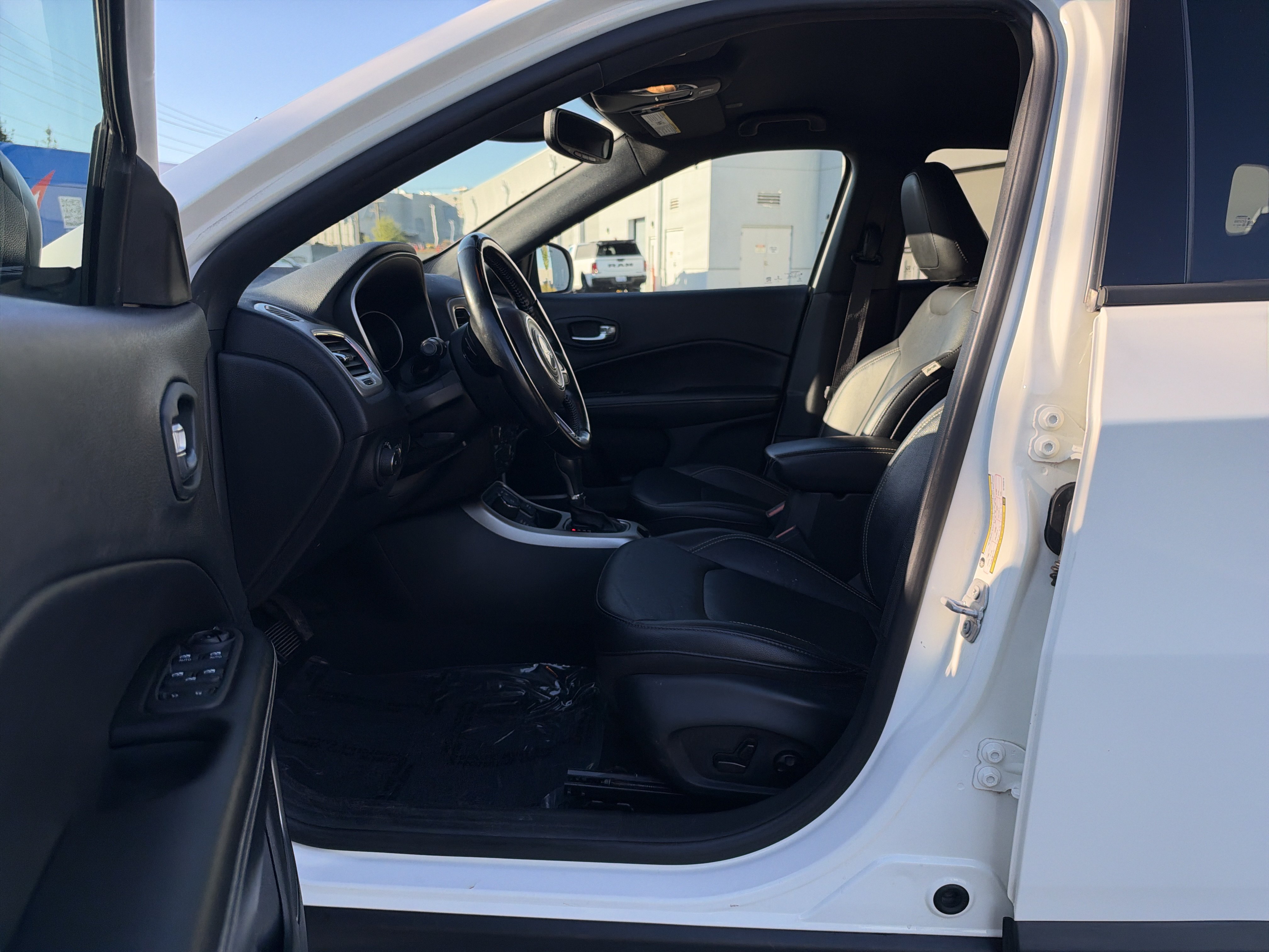 Used 2021 Jeep Compass Latitude AWD/4WD image 17