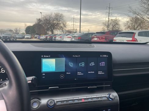 Used 2025 Hyundai Kona SEL image 21