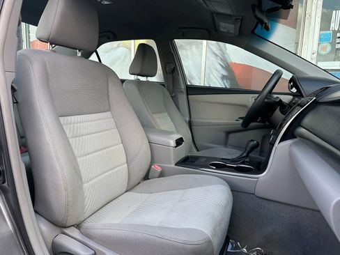 Used 2016 Toyota Camry LE image 12