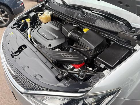 Used 2018 Chrysler Pacifica Touring Plus FWD image 37