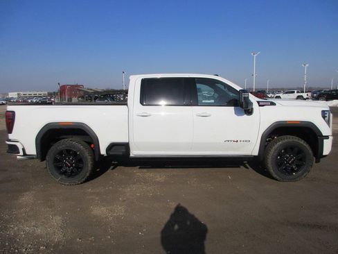 New 2026 GMC Sierra 2500 AT4 w/ AT4 Premium Plus Package image 3