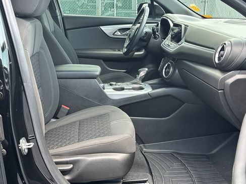 Used 2019 Chevrolet Blazer LT FWD image 12