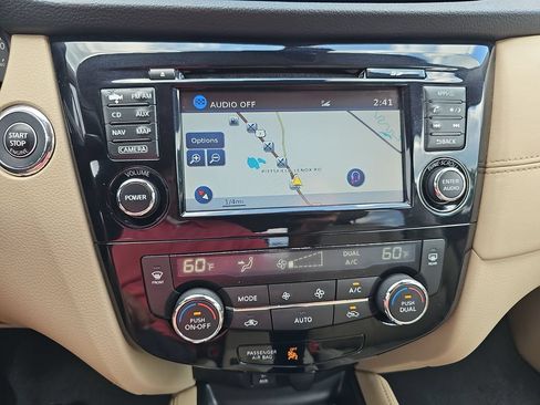Used 2017 Nissan Rogue SL w/ SL Premium Package AWD/4WD image 15