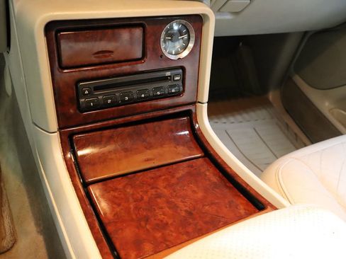 Used 2005 Cadillac Escalade ESV Platinum image 48