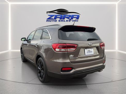 Used 2019 Kia Sorento S AWD/4WD image 5