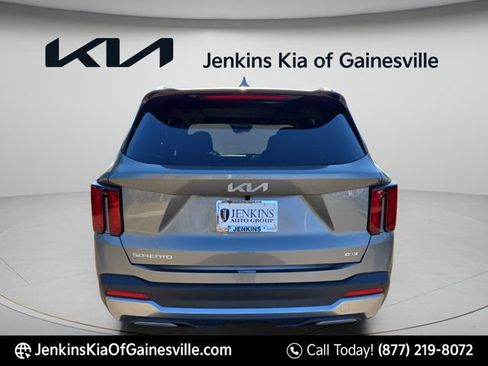 Used 2026 Kia Sorento EX w/ EX Premium Package FWD image 8