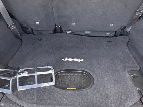 Used 2017 Jeep Wrangler Unlimited Sahara AWD/4WD image 14