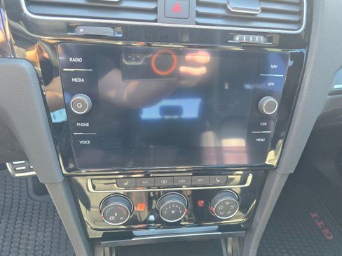 Used 2021 Volkswagen GTI SE image 37