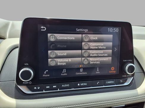 Used 2025 Nissan Rogue SV AWD/4WD image 7