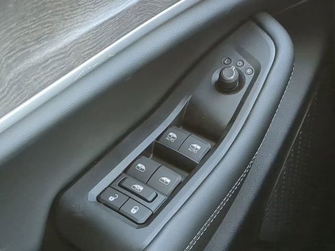 New 2026 Jeep Grand Cherokee Altitude image 30