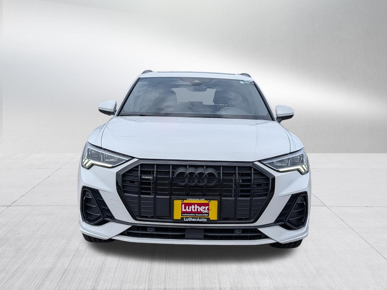 Used 2023 Audi Q3 2.0T Premium w/ Black Optic Sport Package AWD/4WD image 2