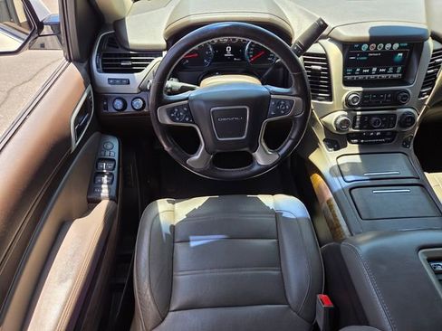 Used 2019 GMC Yukon Denali w/ Denali Ultimate Package AWD/4WD image 14