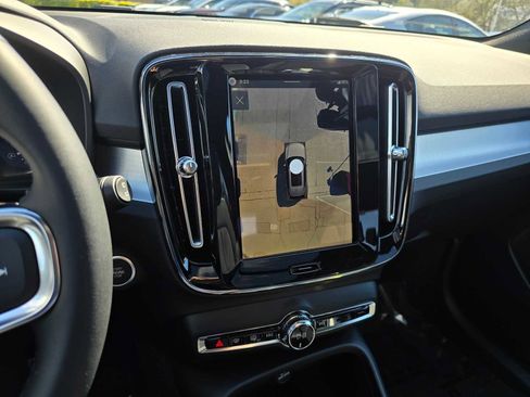 New 2026 Volvo XC40 B5 Ultra w/ Climate Package AWD/4WD image 27