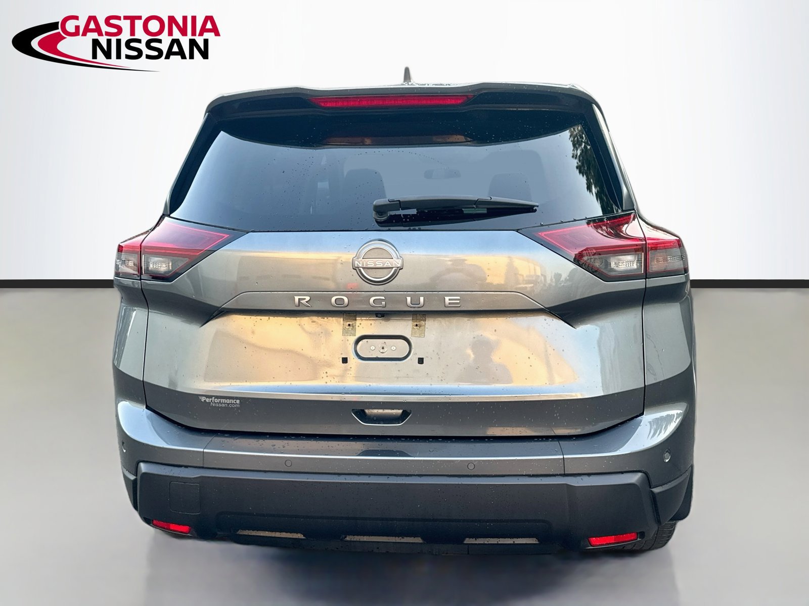 Used 2024 Nissan Rogue S FWD image 7