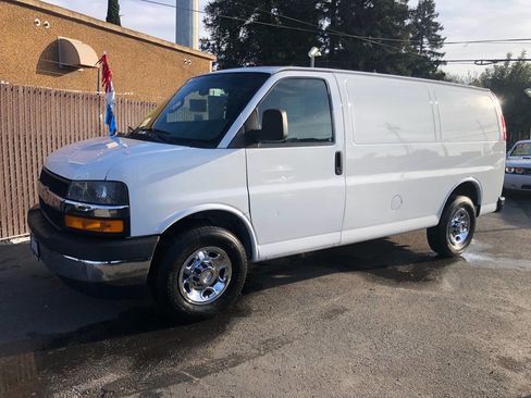 Used 2018 Chevrolet Express 2500 w/ Driver Convenience Package image 1
