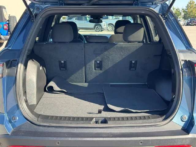 Used 2026 Chevrolet Equinox LT AWD/4WD image 5