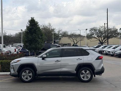 Certified 2025 Toyota RAV4 XLE image 4