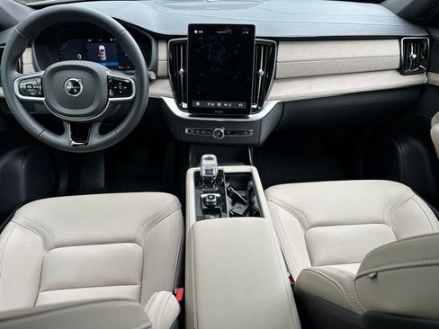 Certified 2026 Volvo XC90 B6 Plus w/ Protection Package Premier AWD/4WD image 4