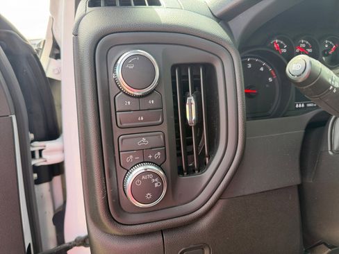 Used 2024 GMC Sierra 2500 Pro AWD/4WD image 18