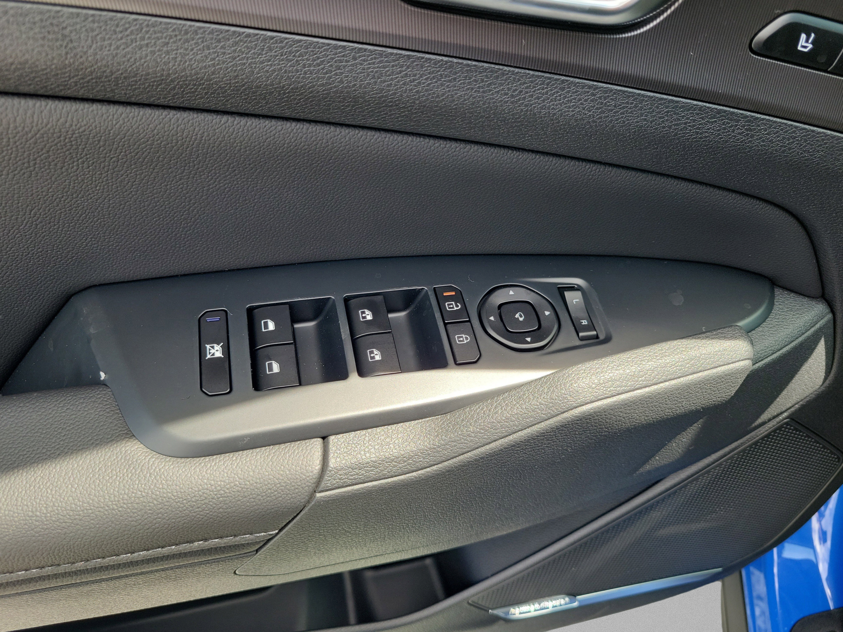 New 2026 Kia Sportage SX FWD image 16