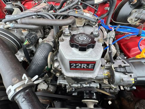 Used 1994 Toyota Pickup 2WD Regular Cab image 32