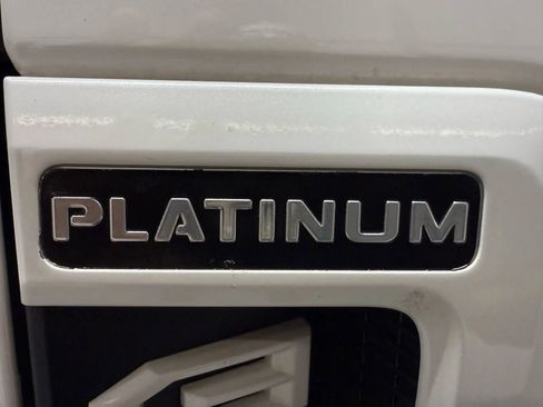 Used 2019 Ford F250 Platinum w/ Platinum Ultimate Package image 8
