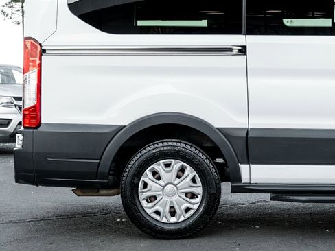 Used 2017 Ford Transit 150 XLT image 10