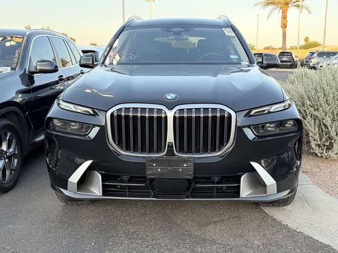 Used 2023 BMW X7 xDrive40i w/ Climate Comfort Package image 2