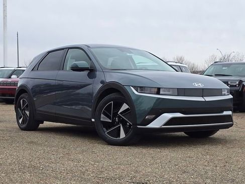 New 2026 Hyundai Ioniq 5 SE image 2