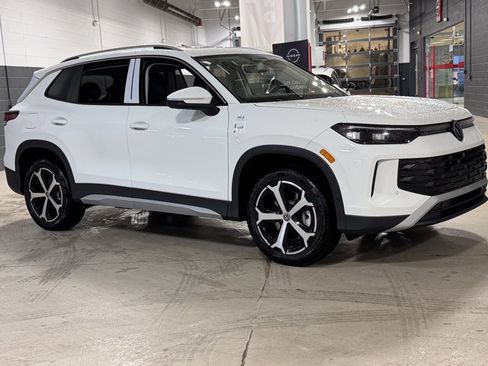 New 2026 Volkswagen Tiguan SE AWD/4WD image 1