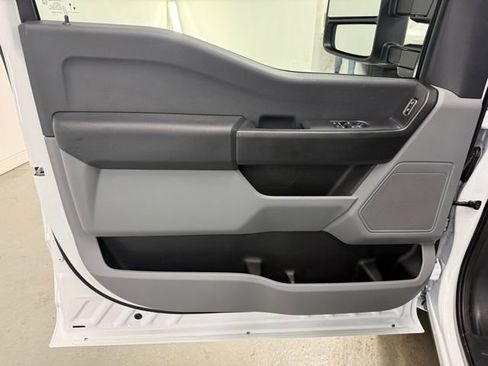 New 2026 Ford F250 XL w/ XL Chrome Package RWD image 13