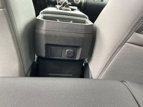 Used 2025 Toyota Tacoma TRD Off-Road image 49