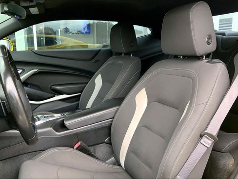 Used 2016 Chevrolet Camaro LT w/ Technology Package image 7