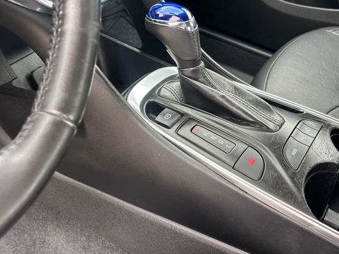 Used 2018 Chevrolet Volt Premier w/ Driver Confidence Package image 11