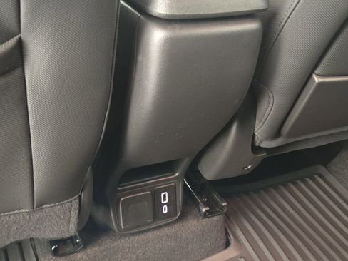 Used 2023 Chevrolet TrailBlazer RS w/ Sun and Liftgate Package FWD image 32
