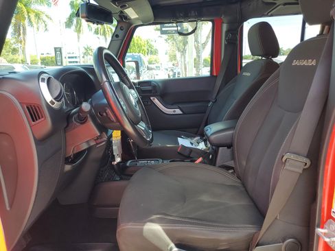 Used 2017 Jeep Wrangler Unlimited Sahara w/ Connectivity Group image 16