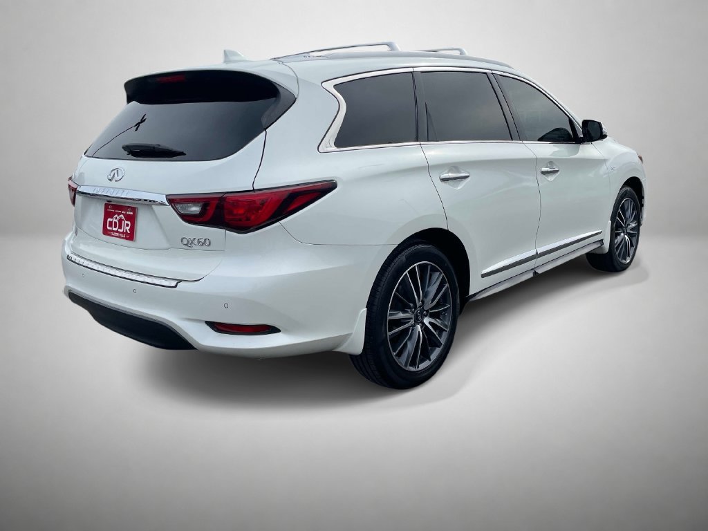 Used 2019 INFINITI QX60 Luxe w/ Sensory Package FWD image 3