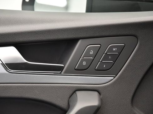 Certified 2025 Audi Q5 2.0T Premium Plus image 34