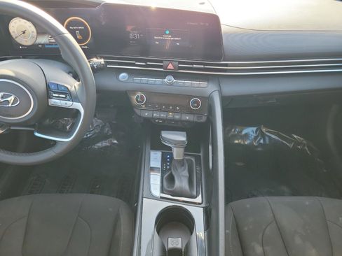 Used 2023 Hyundai Elantra SEL w/ Convenience Package image 13