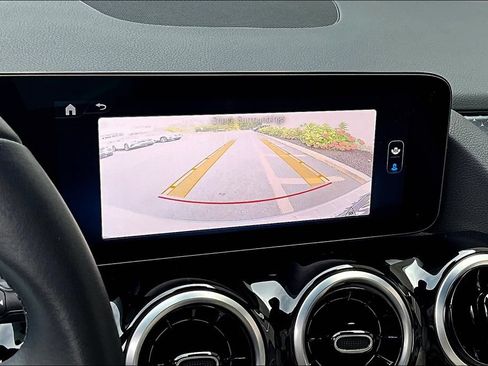 Certified 2025 Mercedes-Benz GLA 250 4MATIC image 23