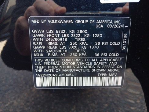 Used 2025 Volkswagen Atlas SE image 29