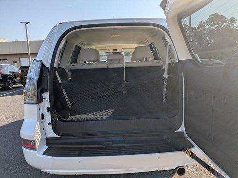 Certified 2022 Lexus GX 460 Premium w/ Premium Package AWD/4WD image 12