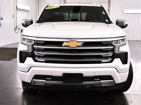 Used 2023 Chevrolet Silverado 1500 High Country w/ High Country Premium Package image 2