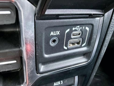 Used 2024 Jeep Wrangler High Altitude AWD/4WD image 18