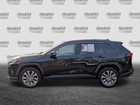 Used 2020 Toyota RAV4 XLE Premium image 7