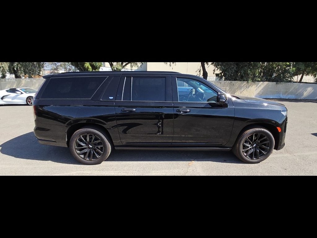Used 2023 Cadillac Escalade ESV Sport Platinum w/ LPO, ONYX Package AWD/4WD image 10
