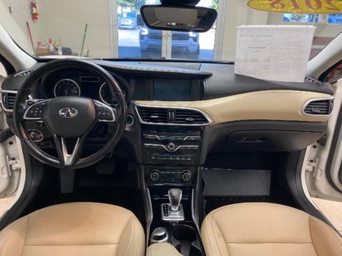 Used 2018 INFINITI QX30 Premium w/ Navigation Package AWD/4WD image 20